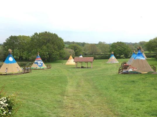 Big Sky Tipi Holidays Wartling Екстер'єр фото